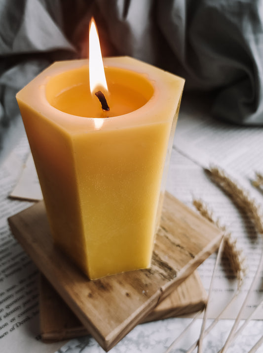 Pure Beeswax Pillar Candle | Smooth Hexagonal Bees Wax Candle | Hexagon Shaped luxury Honey Candles | Handmade Decorative Candle Gift beeswaxcandle.co.uk