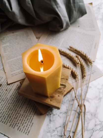 Pure Beeswax Pillar Candle | Smooth Hexagonal Bees Wax Candle | Hexagon Shaped luxury Honey Candles | Handmade Decorative Candle Gift beeswaxcandle.co.uk